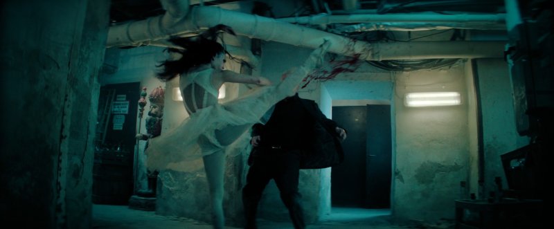 Cena do filme Lindas e Letais - Crítica Querofilme